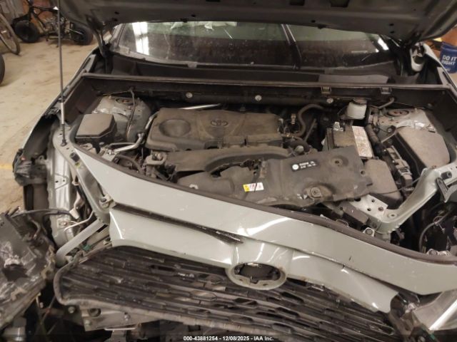 Toyota RAV4 Xle Image 9