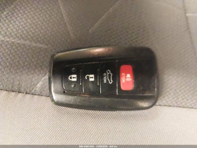 Toyota RAV4 Xle Image 11