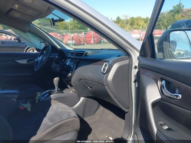 Nissan Rogue Image 8