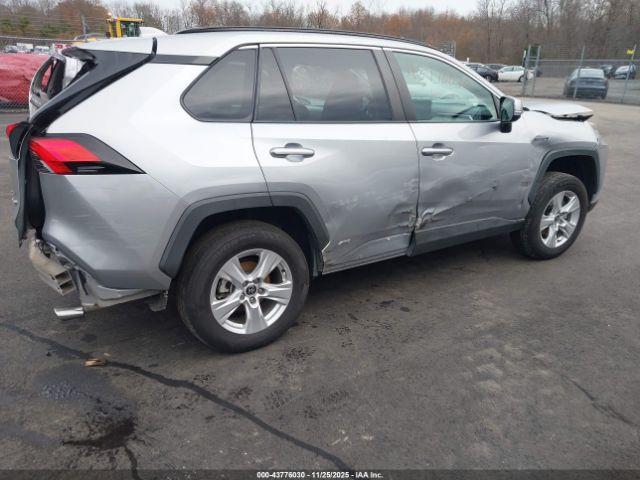 Toyota RAV4 Xle Image 7