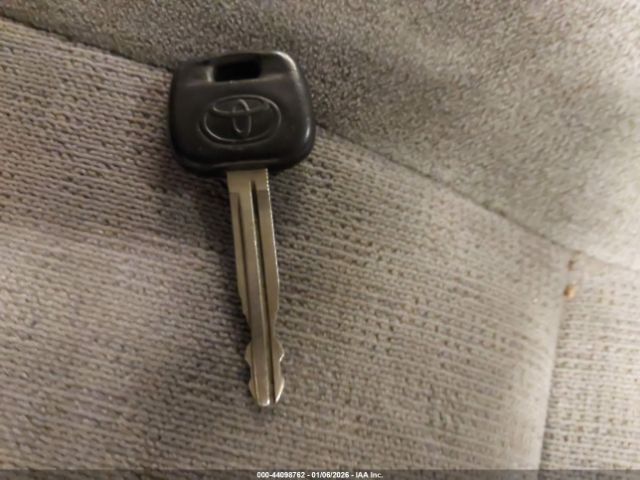 Toyota Corolla Ce Image 4