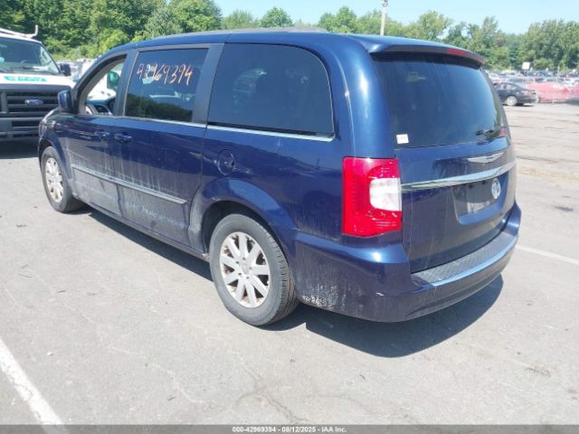 Chrysler Town & Country Touring Image 4