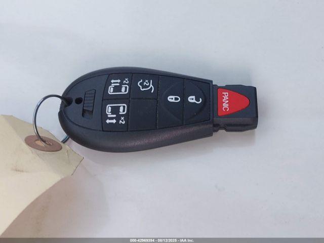 Chrysler Town & Country Touring Image 10