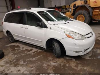  Salvage Toyota Sienna