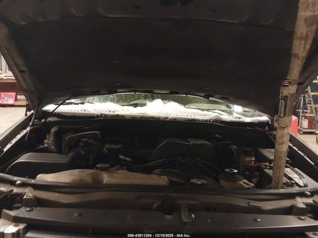 Ford Explorer Xlt Image 2