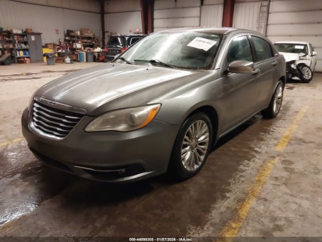 Chrysler 200 Limited Image 3