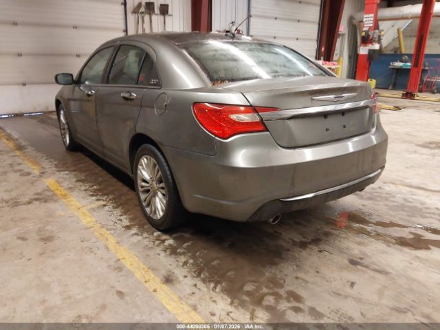 Chrysler 200 Limited Image 11