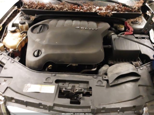 Chrysler 200 Limited Image 8