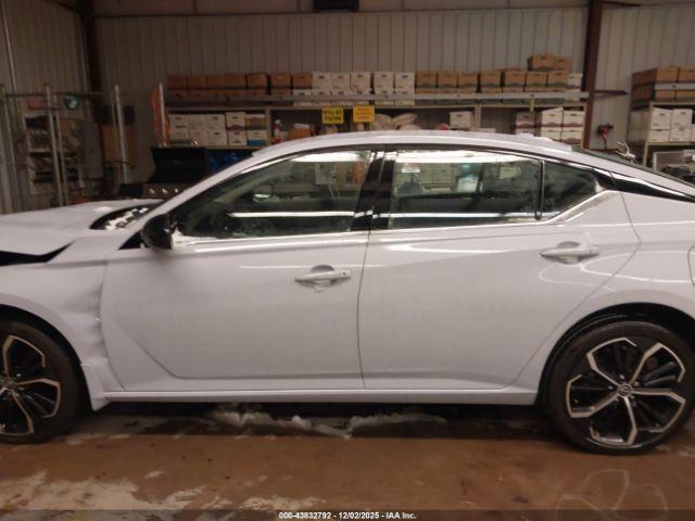 Nissan Altima Sr Intelligent Awd Image 4