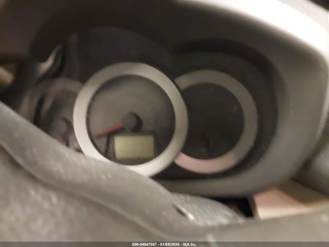 Toyota RAV4 Limited V6 Image 6