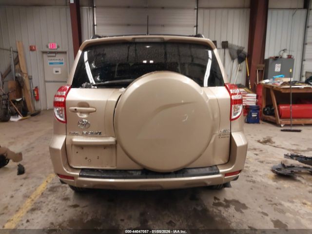 Toyota RAV4 Limited V6 Image 10