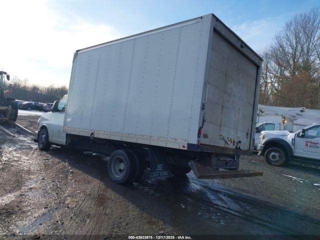 Chevrolet Express Work Van Image 2