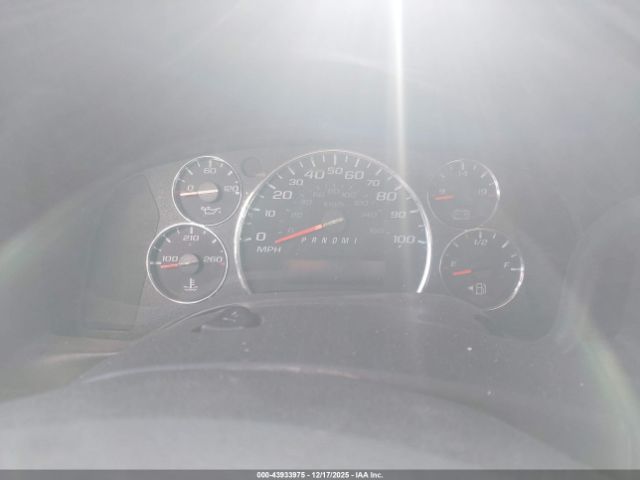 Chevrolet Express Work Van Image 7