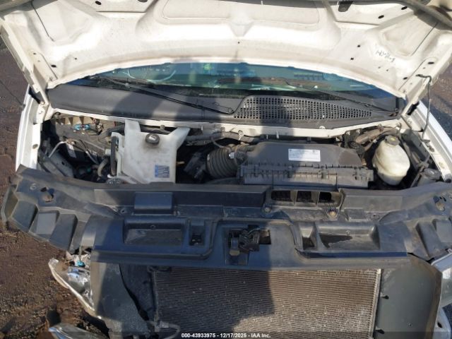 Chevrolet Express Work Van Image 5