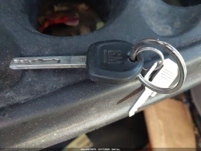 Chevrolet Express Work Van Image 13