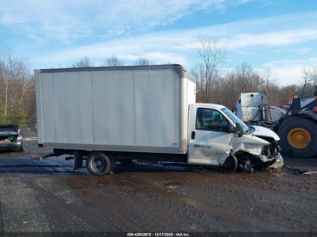 Chevrolet Express Work Van Image 14