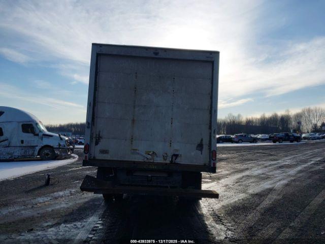 Chevrolet Express Work Van Image 12