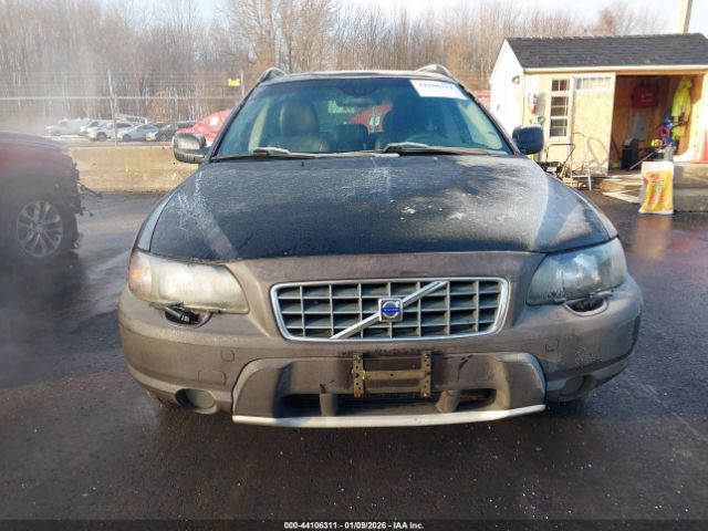 Volvo XC70 2.5t Image 6