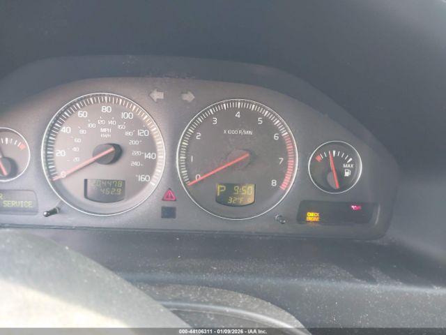 Volvo XC70 2.5t Image 5