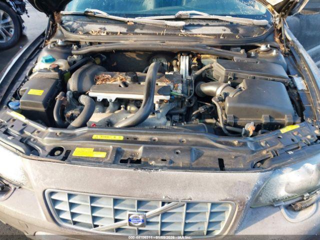 Volvo XC70 2.5t Image 7