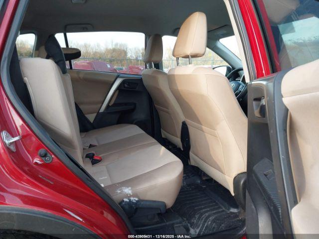 Toyota RAV4 Le Image 7