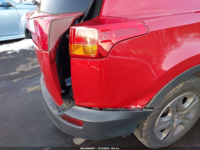 Toyota RAV4 Le Image 14