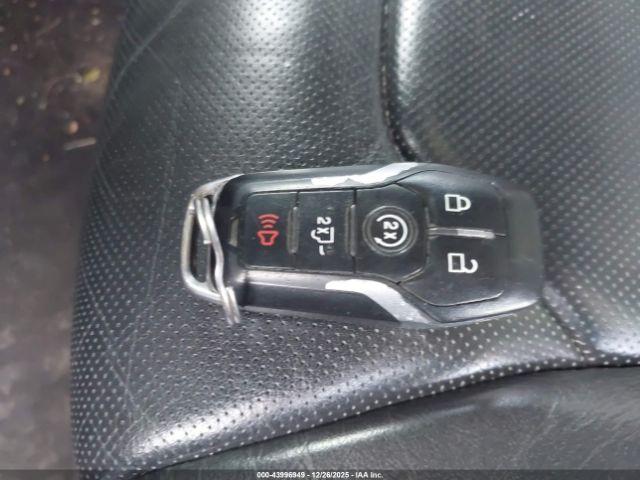 Ford F-150 Platinum Image 10