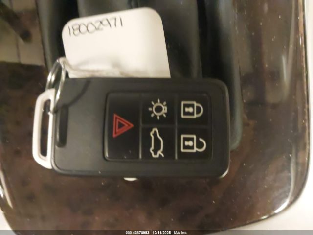 Volvo XC70 T6 Image 10