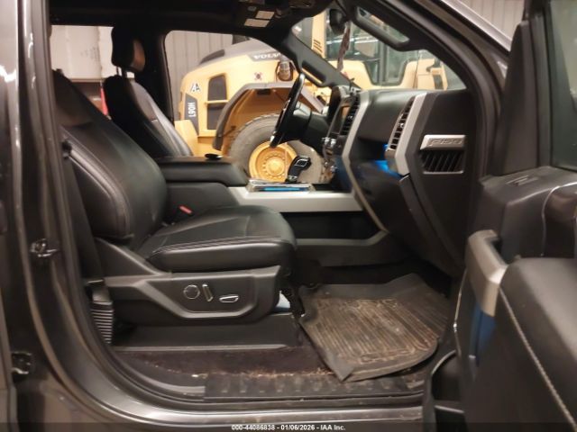 Ford F-150 Lariat Image 3