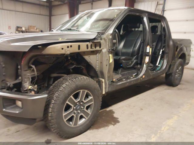 Ford F-150 Lariat Image 10