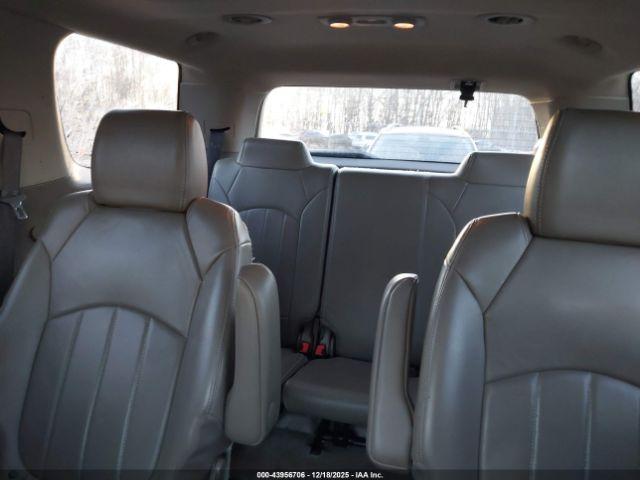 GMC Acadia Denali Image 11