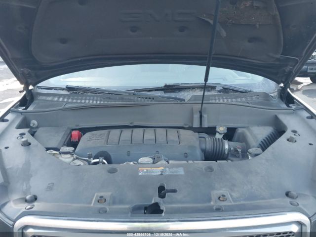 GMC Acadia Denali Image 12